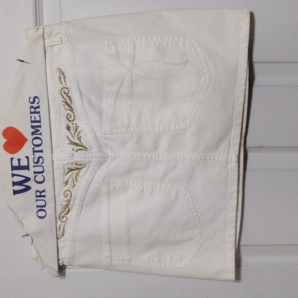 Mini skirt - Picture 2 of 3